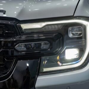 Ngoại thất Ford Ranger Stormtrak 2024 - Cụm đèn pha Full LED Matrix