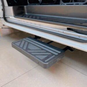 Ford Transit 2024 - Ngoại thất, bậc lên xuống xe